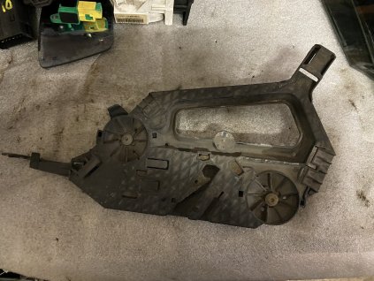 Držák předního světlometu Škoda Octavia 2 1Z0 941 339 1Z0941339