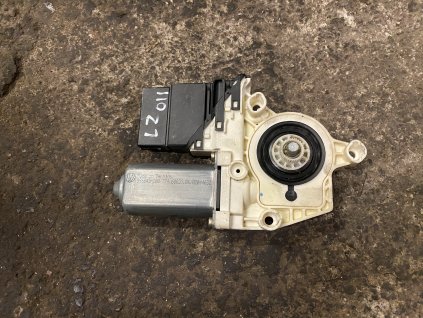 Motorek stahování oken levý zadní Octavia 2 993424-100 993424-100
