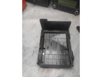 Kryt pojistek 1K0 937 132 F 1K0937132F