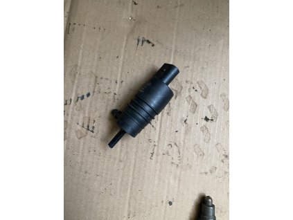 Čerpadlo ostřikovače čelního skla BMW 1 231138624 231138624