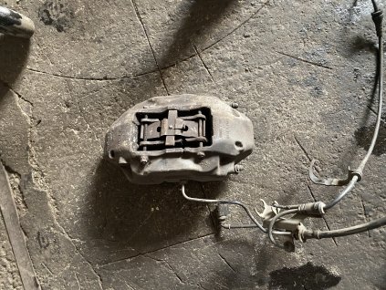 Brzdový třmen Brembo  levý přední VW Touareg 20 9236 06 1 A 209236061A