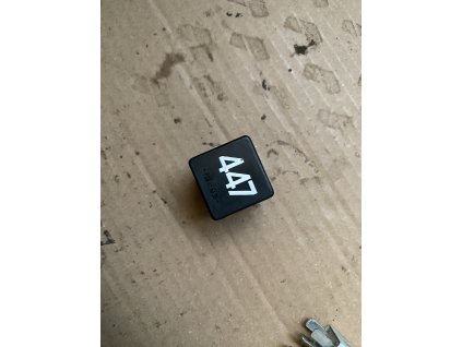 Relé 447 12V 6U0 906 061 A 6U0906061A