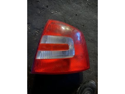 Zadní pravé světlo Škoda Octavia 2 Sedan