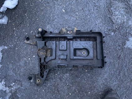 Spodní kryt autobaterie VW Golf VI plus 1K0 915 333 H 1K0915333H