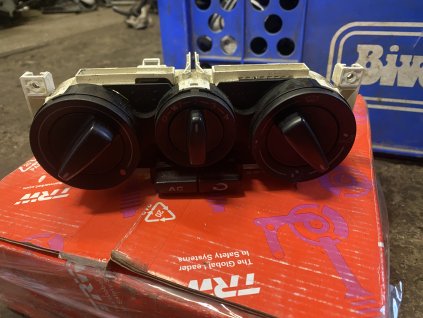 Regulátor topení a klimatizace Škoda Octavia 1 1J0 820 045 E 1J0820045E