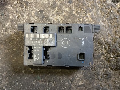 Řídicí jednotka dveří prava Mercedes Benz 203 820 14 85 2038201485