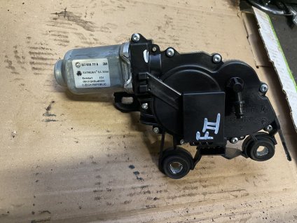 Motorek zadního stěrače Škoda Fabia 2 5J7 955 711 A 5J7955711A