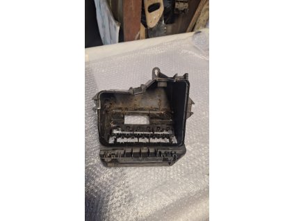 Pouzdro pojistkové skříně Audi A8 D3 4E0937118 4E0 937 118