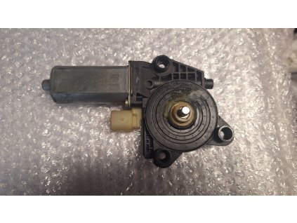 Motorek stahování okna Mercedes-benz C-Class W203 A 203 820 30 42 A2038203042