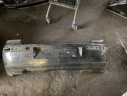 Zadní nárazník VW Golf IV