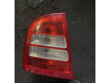 Zadní světlo levé  Škoda Octavia 1 hatchback  1U6 945 095 1U6945095