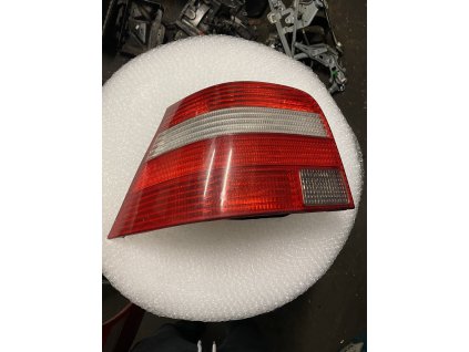 Zadni leve světlo VW Golf IV