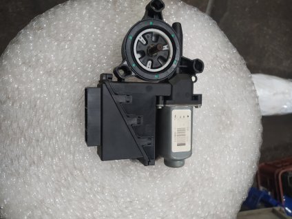 Motorek stahování oken Fabia I Pravý přední 6Q1 959 802 A 6Q1959802A