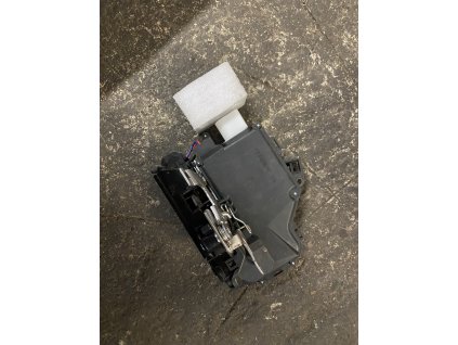 Nový zámek dveří zadní levý VW Touran