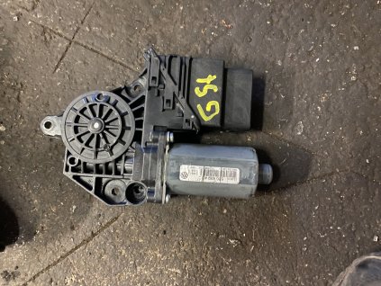 Motorek stahování oken VW Golf V plus 5M0 839 401 C 5M0839401C 1K0 959 795 E 1K0959795E