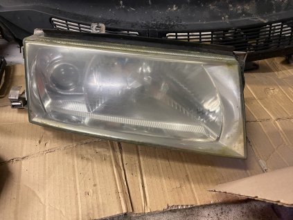 Přední světlo prave Škoda Octavia 1