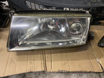 Přední světlo levé Škoda Octavia 1