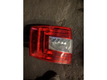 Zadní levé světlo Škoda Octavia III combi 5E9 945 095 5E9945095