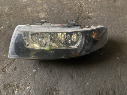 Přední světlo levé Seat Leon