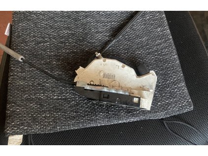 Zámek dveří  levy zadní Fabia 2 facelift 5N0 839 015 D 5N0839015D