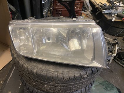 Přední prave světlo Škoda Fabia 1