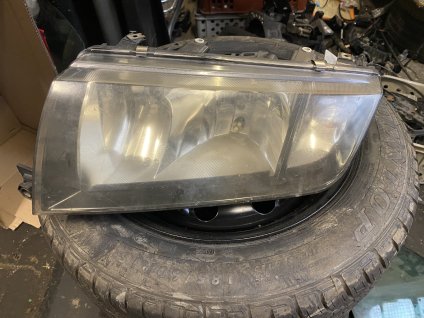 Přední světlo leve Škoda Fabia 1
