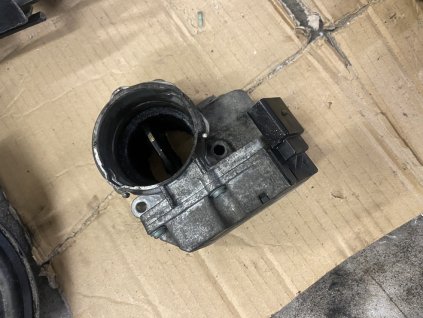 Škrtící klapka 045 128 063 G  045128063G