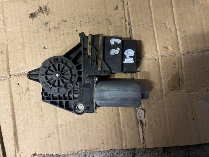 Motorek stahování oken levý zadní Škoda Octavia 1 104419-301 104419-301