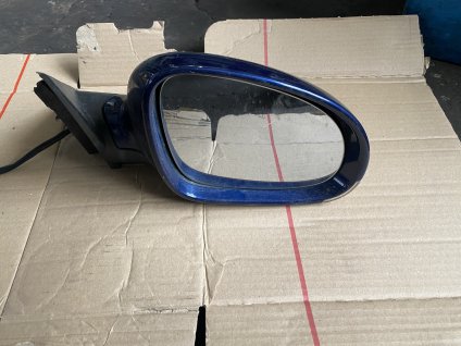 Vnější zpětné zrcátko právě VW Passat B5.5 Facelift