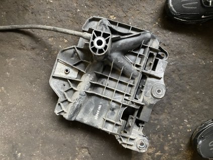 Držák autobaterie VW 6C0 915 331 D 6C0915331D