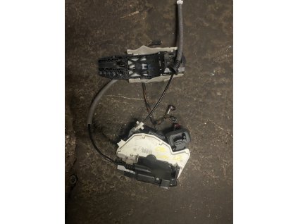 Zámek dveří levý zadní Škoda Octavia III Combi