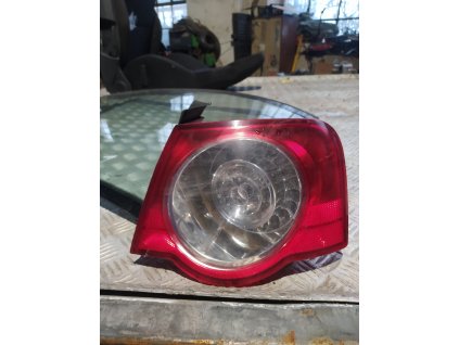 Prave zadni světlo Passat B6 sedan 3C5 945 096 C 3C5945096C