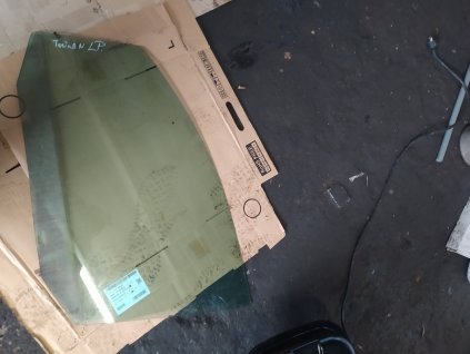 Levé přední sklo VW Touran