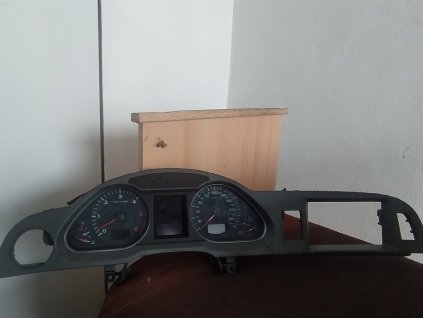 Budíky panel přístrojů Audi A6 4F 4F0920900S 4F0 920 900 S