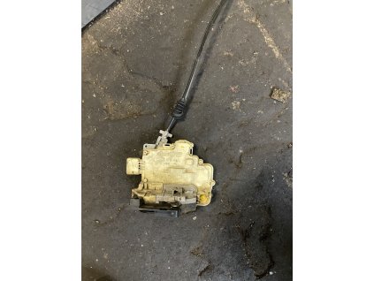 Zámek dveří VW Passat B6 3C1 837 015 A 3C1837015A