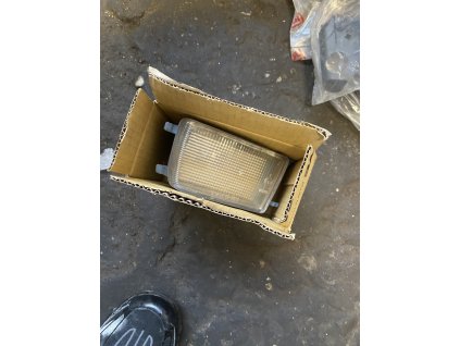 Přední pravý blinkr VW Golf 3