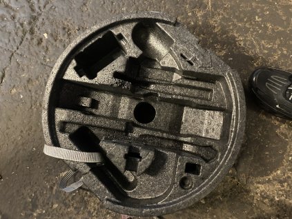 Polystyrenová výplň na nářadí Škoda Octavia 2 1Z0 012 115 B 1Z0012115B