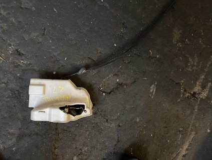 Zámek dveří levý zadní VW Touran