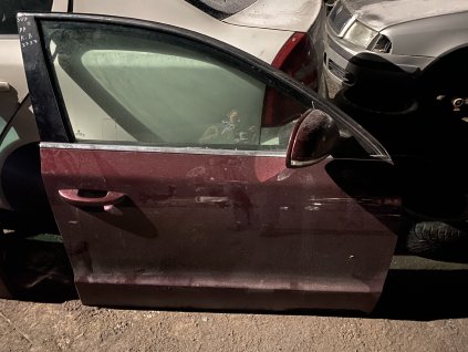 Dveře pravé přední Škoda Superb 2 Kod barvy X7X7