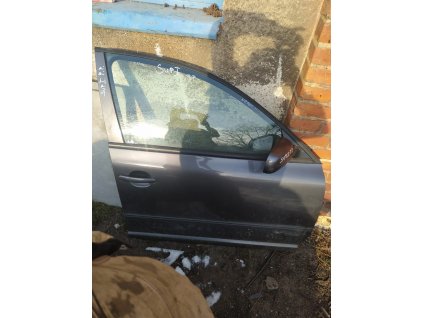 Prave přední dveře Superb 1