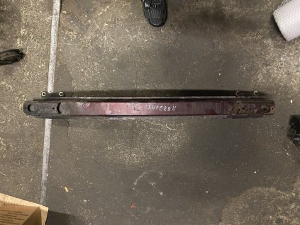 Výztuha nárazníku Škoda Superb 2