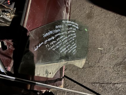 Sklo levé přední Škoda Superb 2