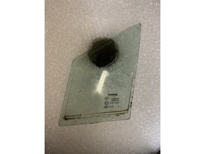 Sklo boční leve Toyota Avensis 2009-2012