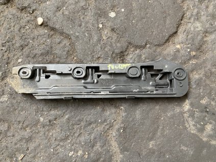 Držák předního nárazníku VW Touran 1T0 807 935 1T0807935