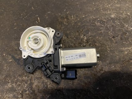 Motorek stahování oken Audi A8 D4 4F0 837 060 4F0837060