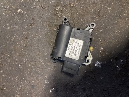 Servomotorek klapky topení 3C0 907 511 R 3C0907511R