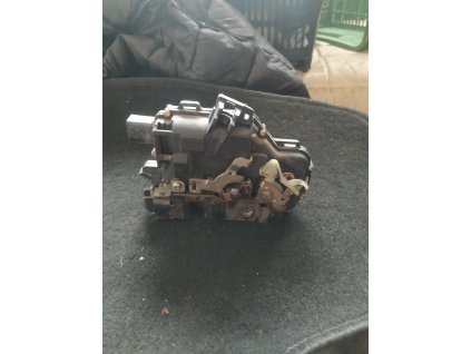 Zamek dveří pravy zadni Octavia 1 3B4 839 016 A 3B4839016A