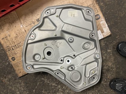 Stahovačka leva zadní Škoda Octavia 2