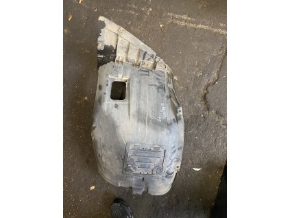 Plastový podběh pravý přední BMW E90 E91