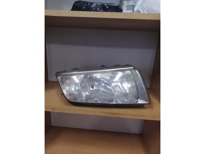 Prave přední světlo fabia 1